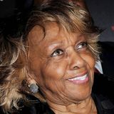 Emily "Cissy" Houston, die Mutter der 2012 gestorbenen Pop-Ikone Whitney Houston, starb am 7. Oktober im Alter von 91 Jahren an den Folgen einer Alzheimer-Krankheit. Die Gospel- und Soulsängerin sang im Chor für Stars wie Elvis Presley und Aretha Franklin. In den 1960er Jahren gehörte sie der R&B-Gruppe The Sweet Inspirations an und gewann im Laufe ihre Gospel-Karriere zwei Grammy-Trophäen