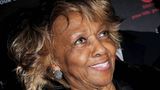 Emily "Cissy" Houston, die Mutter der 2012 gestorbenen Pop-Ikone Whitney Houston, starb am 7. Oktober im Alter von 91 Jahren an den Folgen einer Alzheimer-Krankheit. Die Gospel- und Soulsängerin sang im Chor für Stars wie Elvis Presley und Aretha Franklin. In den 1960er Jahren gehörte sie der R&B-Gruppe The Sweet Inspirations an und gewann im Laufe ihre Gospel-Karriere zwei Grammy-Trophäen