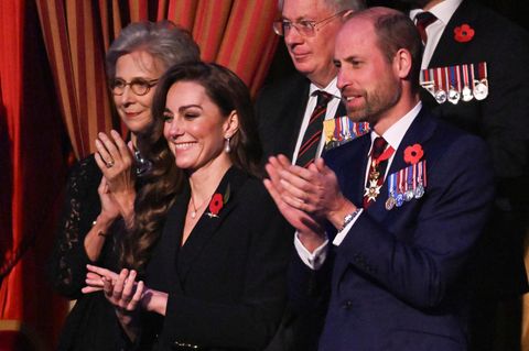 Während ihrer Krebsbehandlung hatte Herzogin Kate sich von öffentlichen Auftritten zurückgezogen. Nun zeigt sie sich gleich zwei mal wieder bei royalen Verpflichtungen.