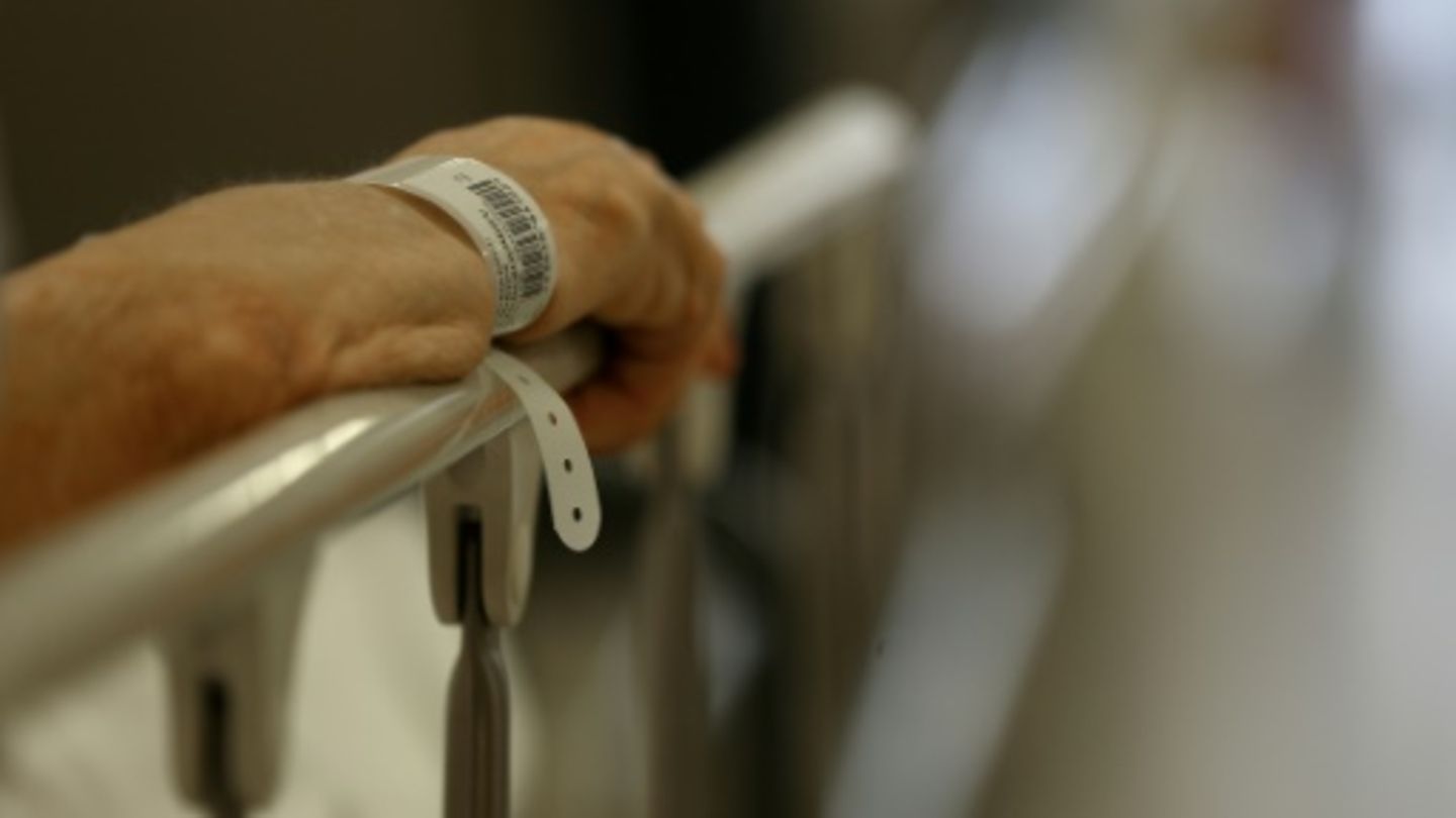 Patient im Krankenhausbett