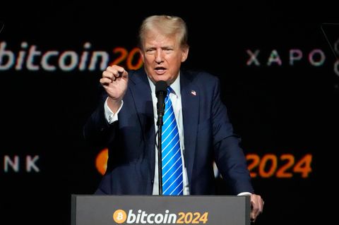Donald Trump spricht auf einer Bitcoin-Konferenz