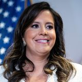 Trump hat angekündigt, die New Yorker Abgeordnete Elise Stefanik zur UN-Botschafterin zu machen. "Elise ist eine unglaublich starke, zähe und kluge Kämpferin für Amerika", so der designierte Präsident. Die 40-jährige Stefanik gilt seit langem als eine von Trumps treuesten Verbündeten im Repräsentantenhaus
