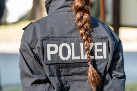 Die Polizeibeamtin in Berlin soll ohne ihr Einverständnis sexuelle Handlungen an zwei Personen vorgenommen haben (Symbolfoto)