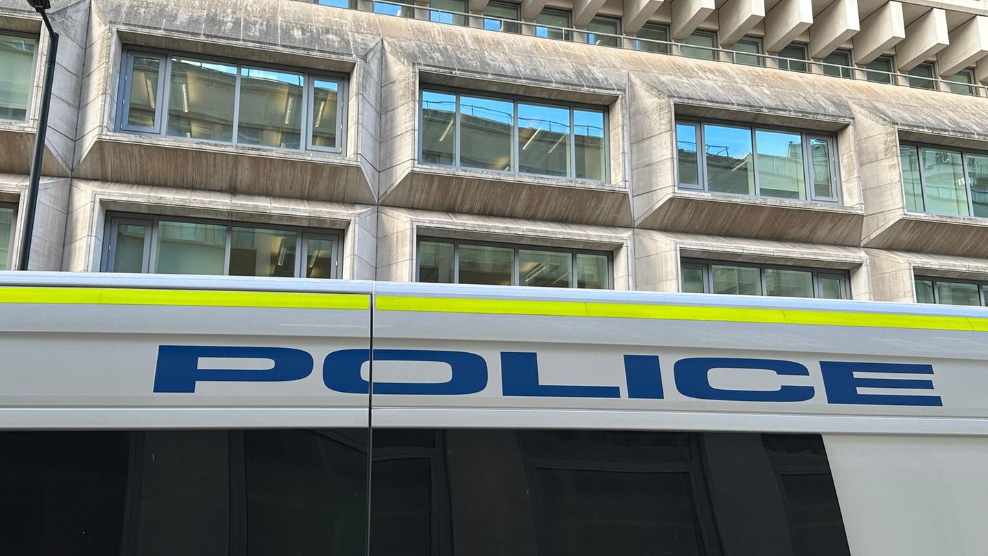 Eine Polizeistation in Großbritannien