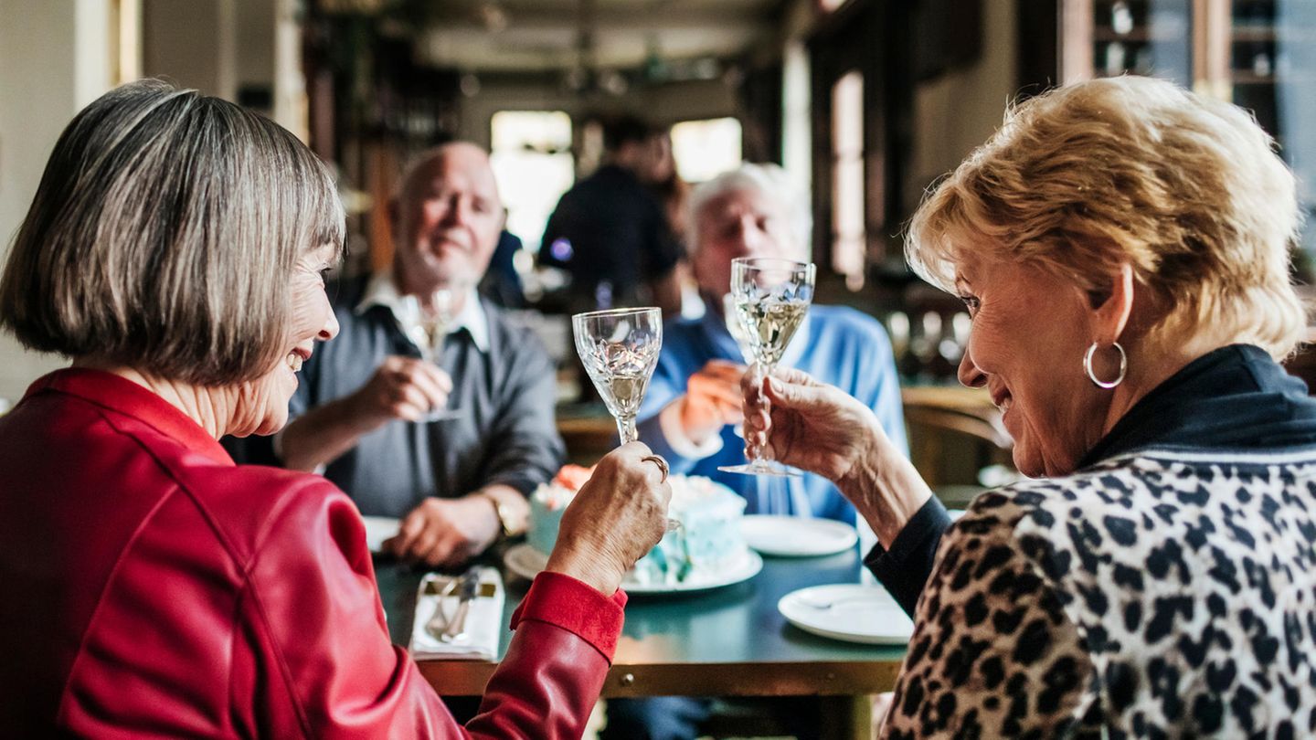 Während die einen dank des Erbes den Ruhestand genießen, müssen andere im Alter jobben