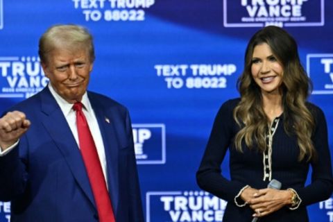 Donald Trump und Kristi Noem bei einem gemeinsamen Wahlkampfauftritt am 14. Oktober