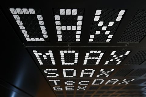 Die Vergütung der Vorstände in großen Dax-Konzernen steigt auf Rekordniveau