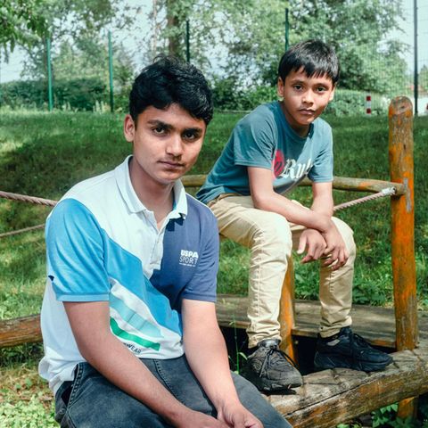 Hamza und Ahmad würden gern die Schule besuchen