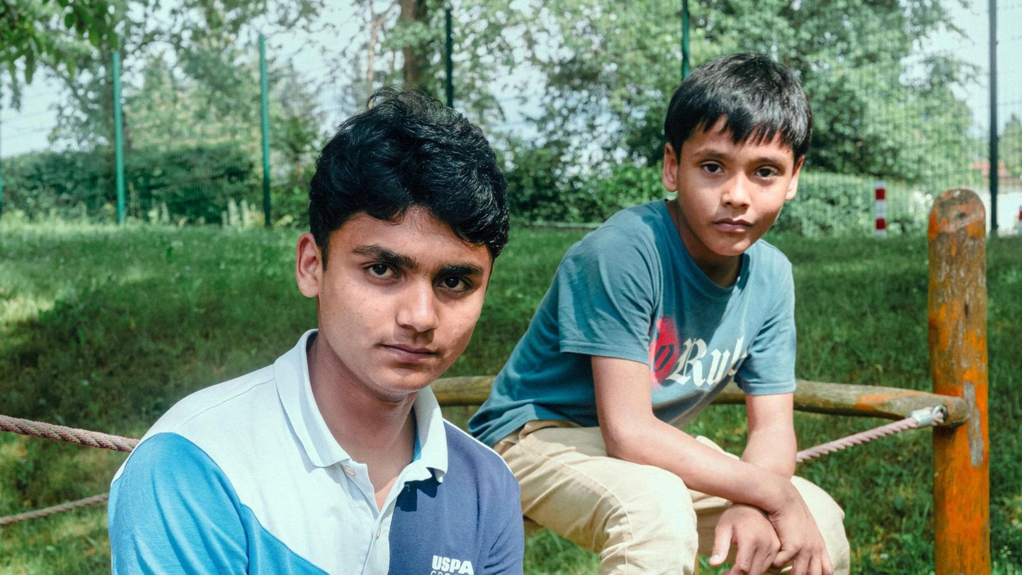 Hamza und Ahmad würden gern die Schule besuchen