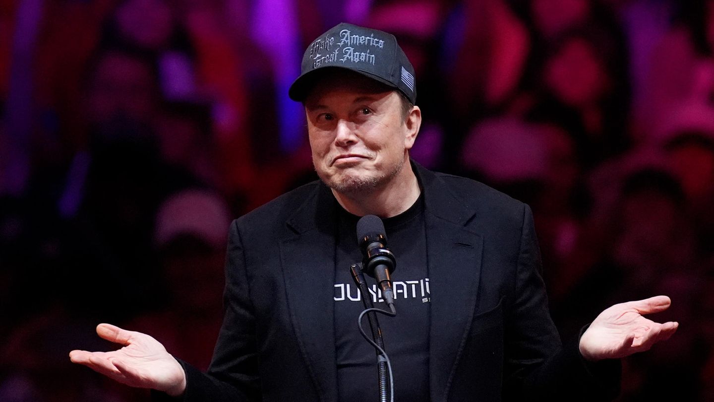 Elon Musk auf einer Wahlveranstaltung für Donald Trump
