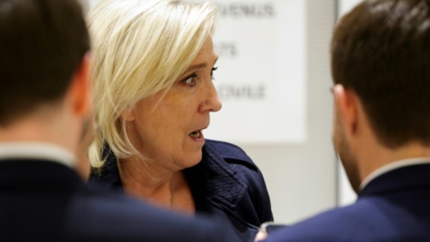 Le Pen nach dem Plädoyer der Staatsanwaltschaft