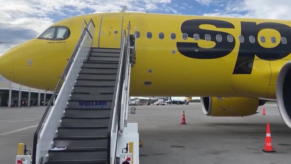 Bei der Landung in Haiti wurde ein Flugzeug aus den USA beschossen, die Patronen drangen bis ins Innere des Fliegers ein. Bilder zeigen den Schaden, der angerichtet wurde.