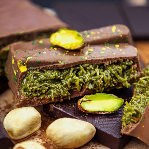 The star shows how you can make your own Dubai chocolate.