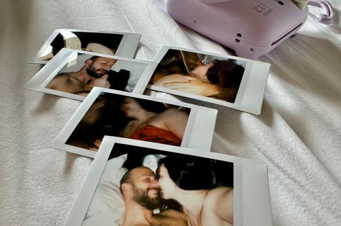Ohne Sex: Polaroidfotos zeigen Ben und Helena im Bett