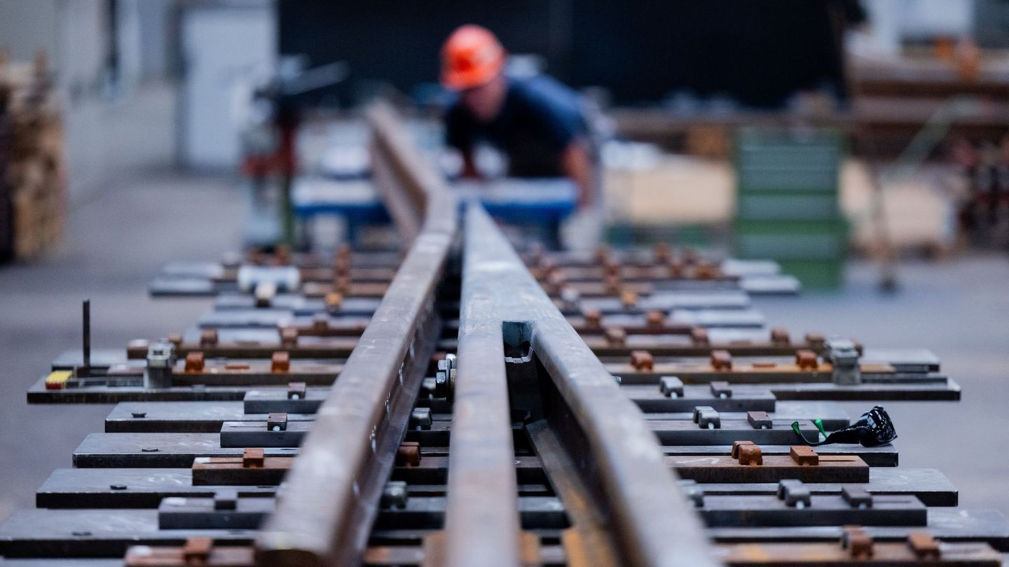 Schienen und Züge: Bahnindustrie mit Licht und Schatten