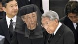 Prinzessin Yuriko und ihr Ehemann bei der Trauerfeier für ihren Sohn