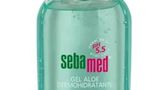 Trockene Haut im Winter? Sebamed will da mit der feuchtigkeitsspendenden Pflanze schlechthin gegensteuern: Der Aloe Vera. Die ist reich an Vitamin A, C, D und E, Enzymen, Mineralien und essentiellen Aminosäuren. Sebamed kombiniert die Pflanzenkraft in seinem Dermohydrierenden Aloe Gel mit Panthenol und Allantoin, die zusätzlich beanspruchte Haut revitalisieren und so in jeder Jahrszeit für geschmeidige, pralle Haut sorgen.