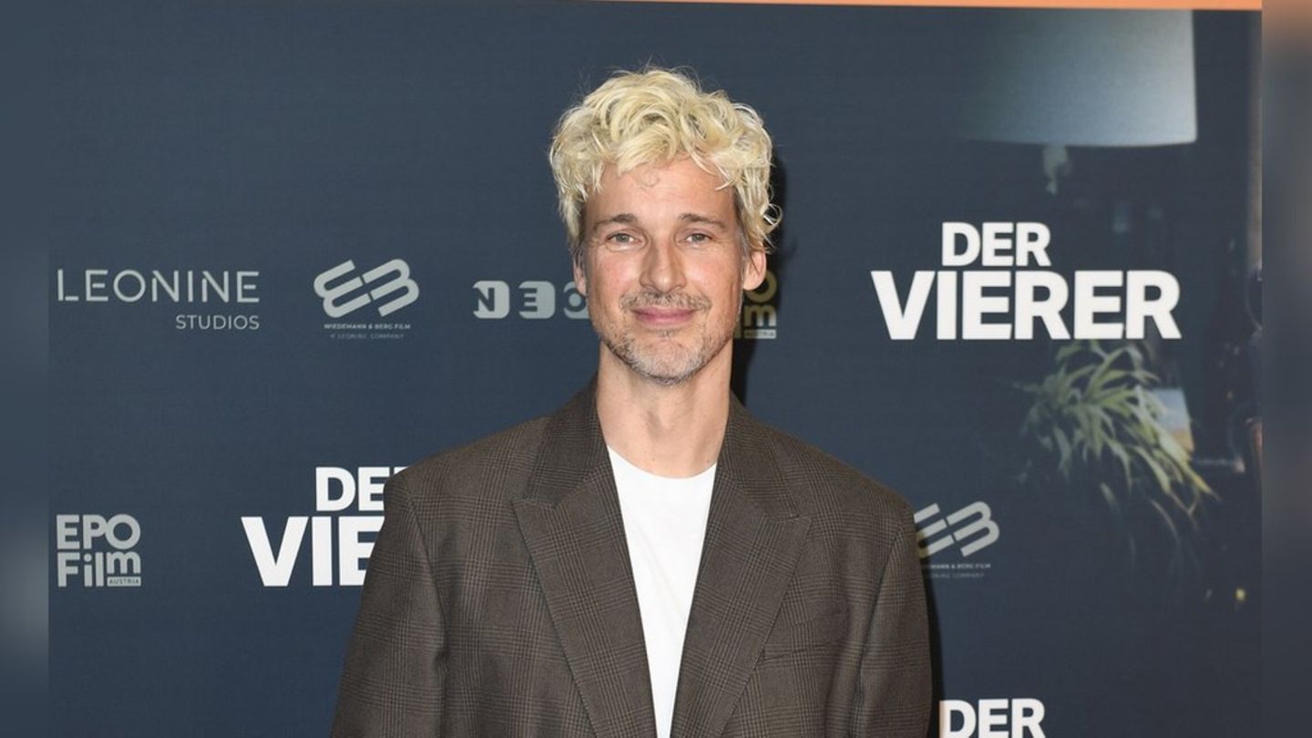 Neuer Look auf Filmpremiere: Florian David Fitz hat jetzt blonde Haare