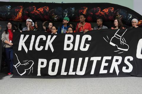 Protest bei der COP29 in Baku: Aktivisten fordern den Rauswurf großer Emittenten