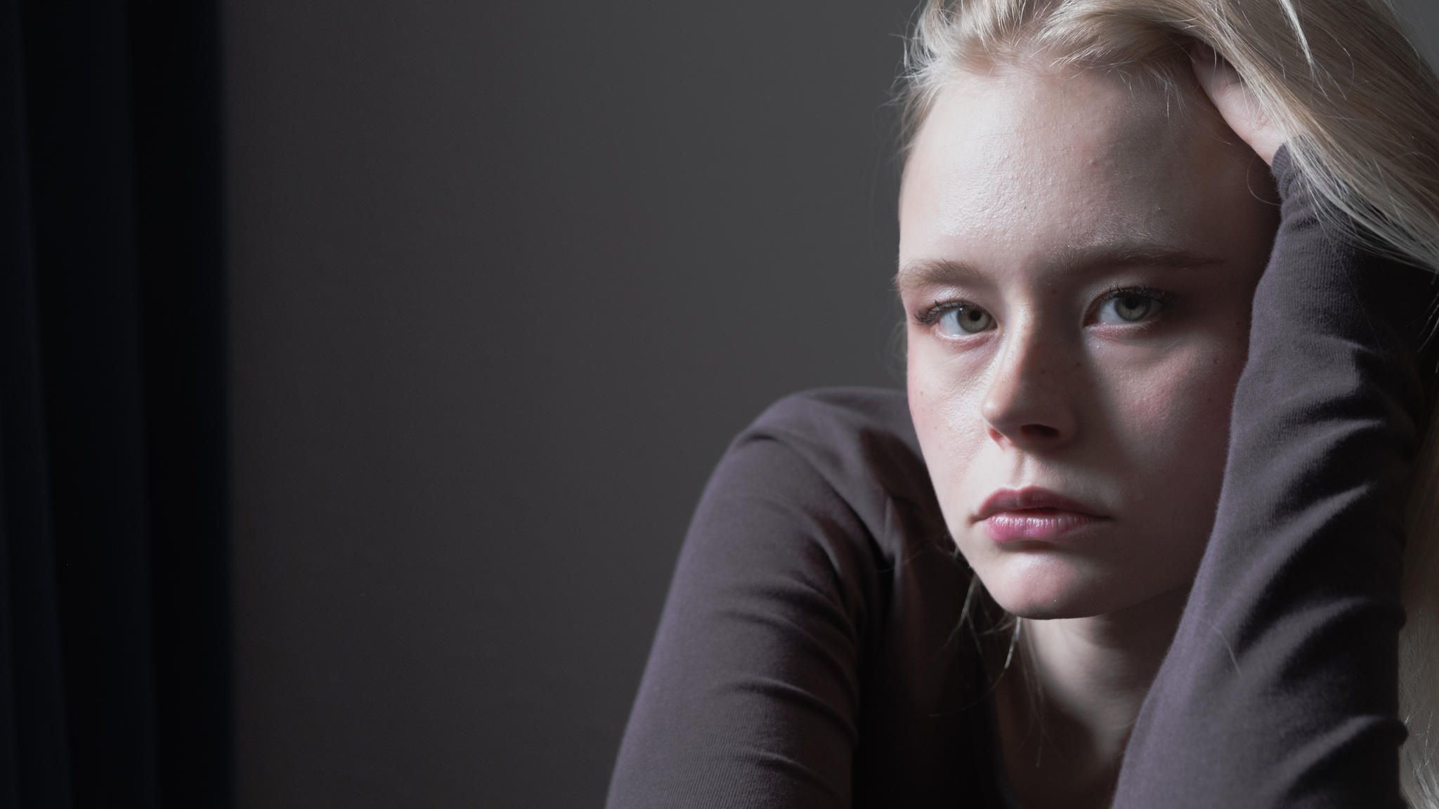 Marie Joan: Porträt einer blonden Frau