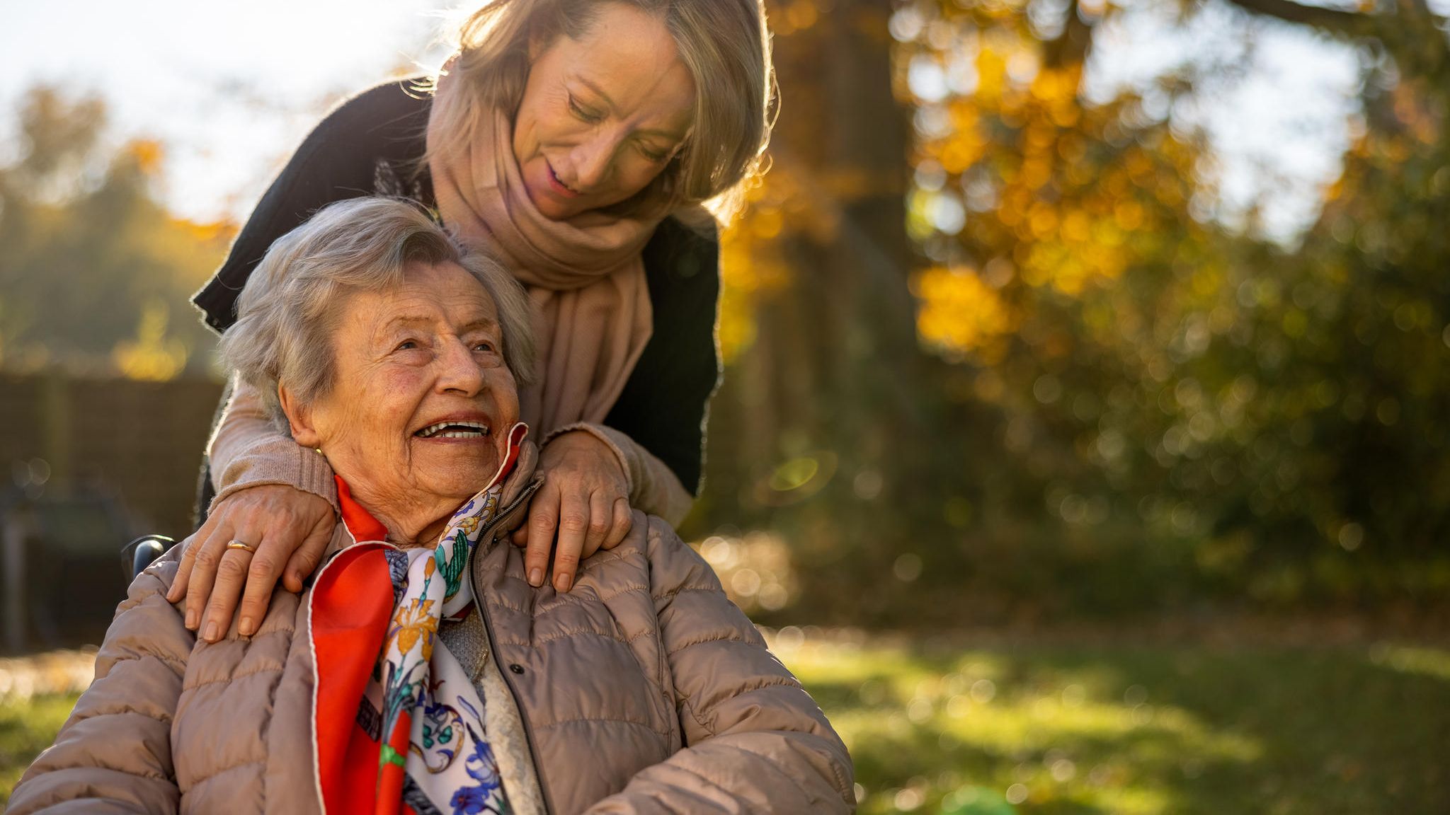 Cerstin Gammelin trifft ihre fast 103 Jahre alte Oma in Erfurt, seit September ist sie selbst Oma