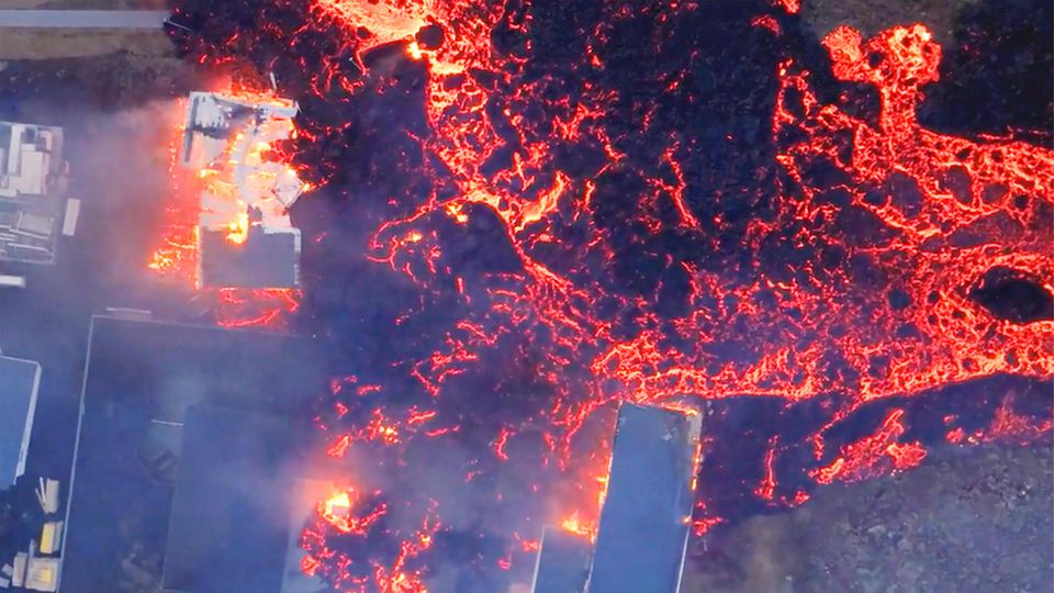 Diese Aufnahme zeigt vulkanische Aktivität in Grindavik, Island. Diese Aufnahme zeigt vulkanische Aktivität in Grindavik, Island.