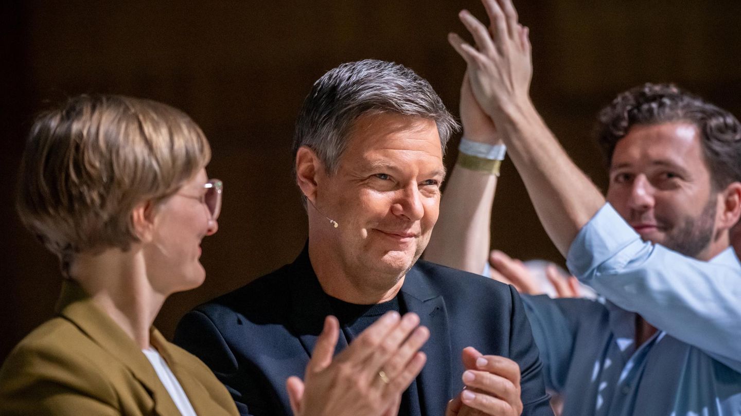Robert Habeck chosen as the Green Party’s candidate for chancellor