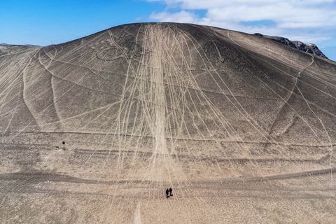 Eine Drohnenaufnahme zeigt die alten Geoglyphen von "Alto Barranco"