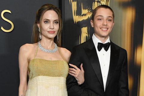 Angelina Jolie und Sohn Knox Jolie-Pitt posierten Arm in Arm für die Fotografen