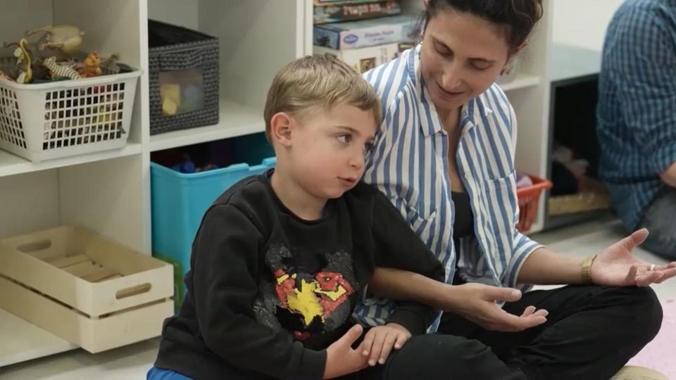 "Eltern vor ihren Augen ermordet" – Klinik behandelt traumatisierte Kinder