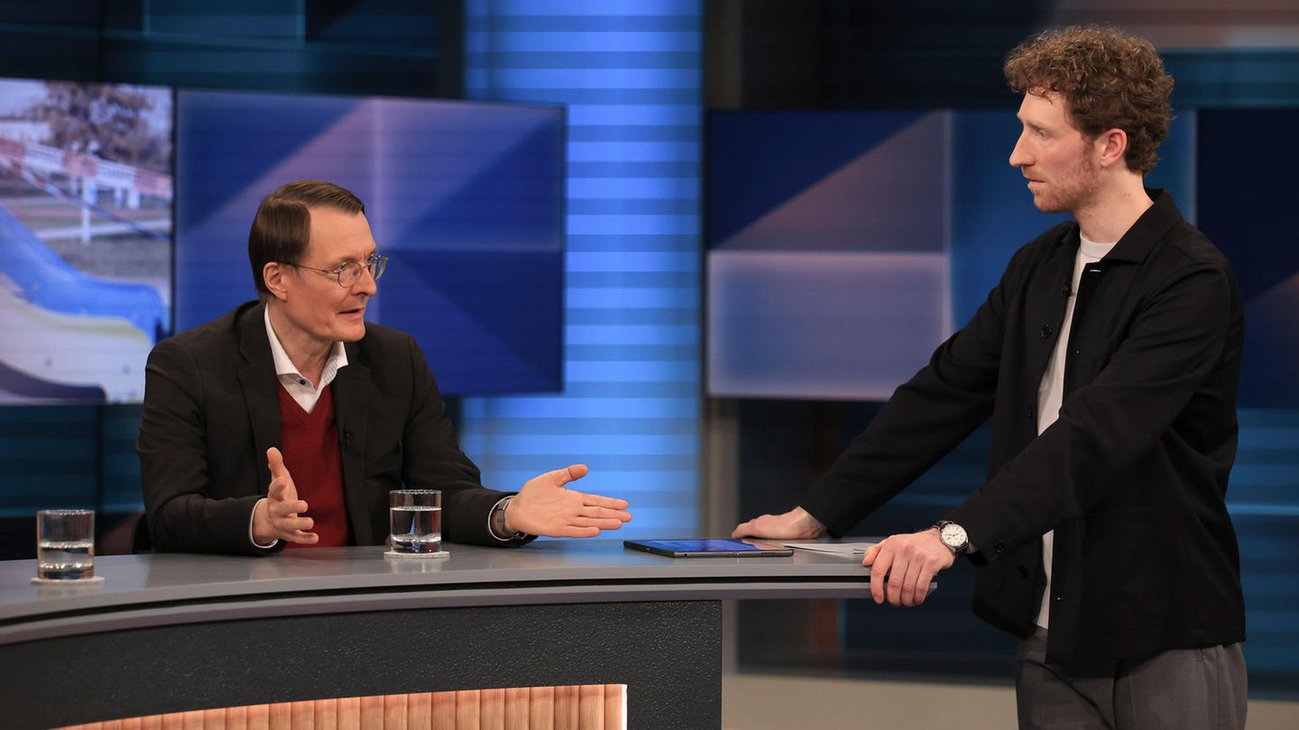 Karl Lauterbach spricht in Hart aber Fair mit Moderator Louis Klamroth über Covid