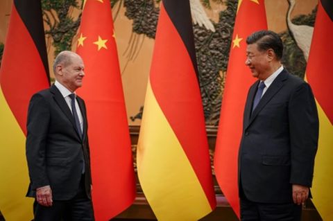 Scholz (l.) und Xi 2022 in Peking