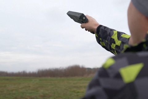 Das ukrainische Start-Up "Unwave" hat einen Störsender gegen die Angriffe von russischen Drohnen erfunden. Dies sei ein entscheidender Vorteil für die ukrainischen Truppen.