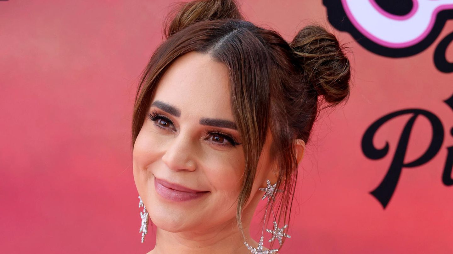 Rosanna Pansino: Influencerin raucht Cannabis aus Überresten ihres Vaters