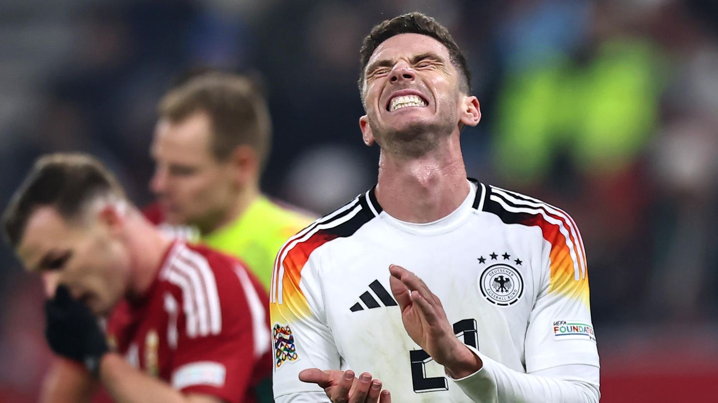 Robin Gosens ärgert sich über eine vergebene Torchance beim Einsatz im DFB-Trikot
