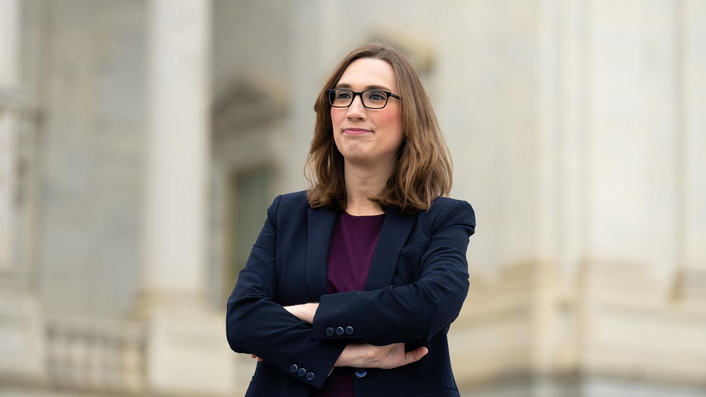 Sarah McBride: First trans MP to be denied access to the toilet