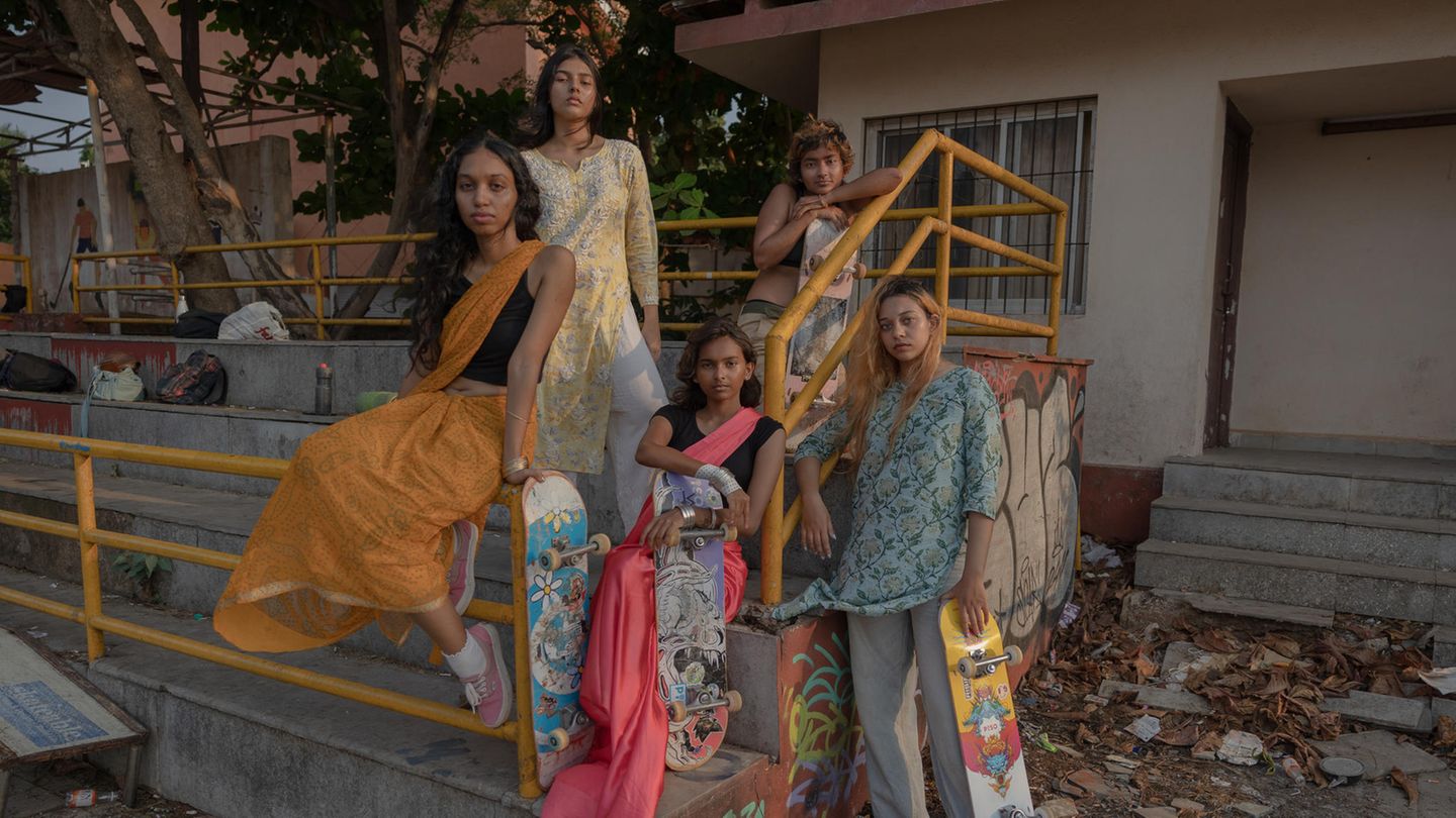 India: The Girls and the Board That Changes Their World