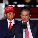 Der umstrittene TV-Arzt Mehmet Oz soll in Trumps neuer Regierung Chef der Gesundheitsdienste Medicare und Medicaid werden und damit für die Versorgung von Millionen Amerikanern zuständig sein. Der 64-Jährige machte sich einen Namen als Herzchirurg, wurde jedoch als Moderator der "Dr. Oz Show" für die Verbreitung umstrittener Ansichten zu Alternativmedizin und paranormalen Fähigkeiten kritisiert. 2022 sollte Oz für die Republikaner einen Senatssitz in Pennsylvania holen, scheiterte aber