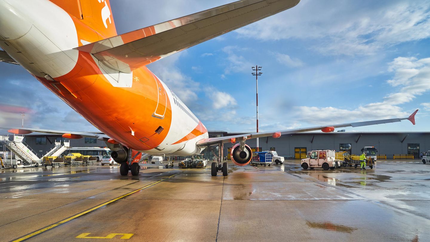 Flugausfall: Airline muss auch Ersatzflüge anderer Unternehmen anbieten Flug Easyjet Entschädigung