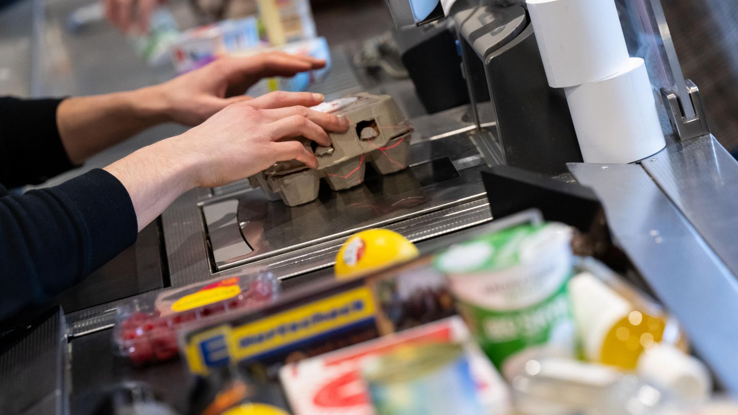 Preisvergleich: Discounter oder Supermarkt: Wo ist es günstiger?