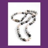 Eine weitere Perlenhalskette aus dem Nachlass der Schauspielerin