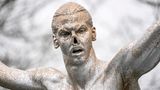 Beschädigte Statue von Zlatan Ibrahimovic in Malmö