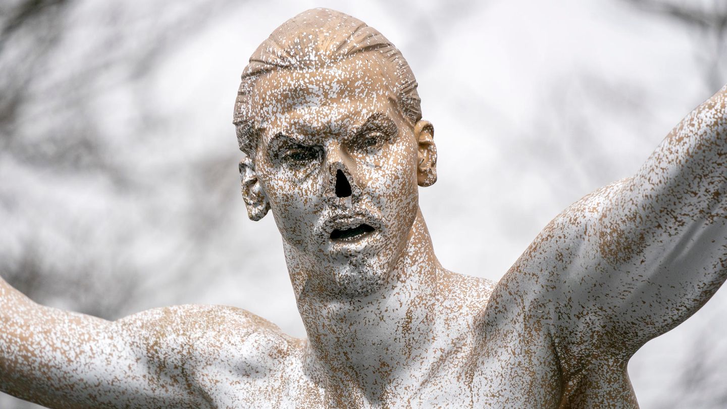 Beschädigte Statue von Zlatan Ibrahimovic in Malmö