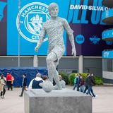 Statue von David Silva vor dem Etihad Stadium in Manchester