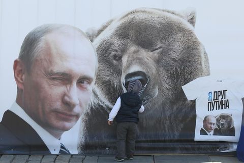 Der russische Präsident auf einem alten Wahlplakat: "Ich bin ein Freund von Putin"