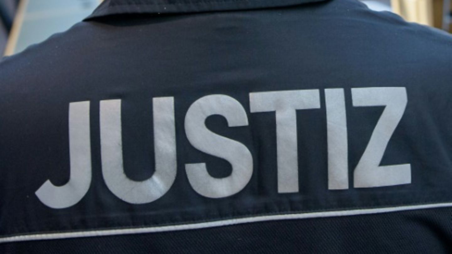 Justizangestellter in einem Gericht