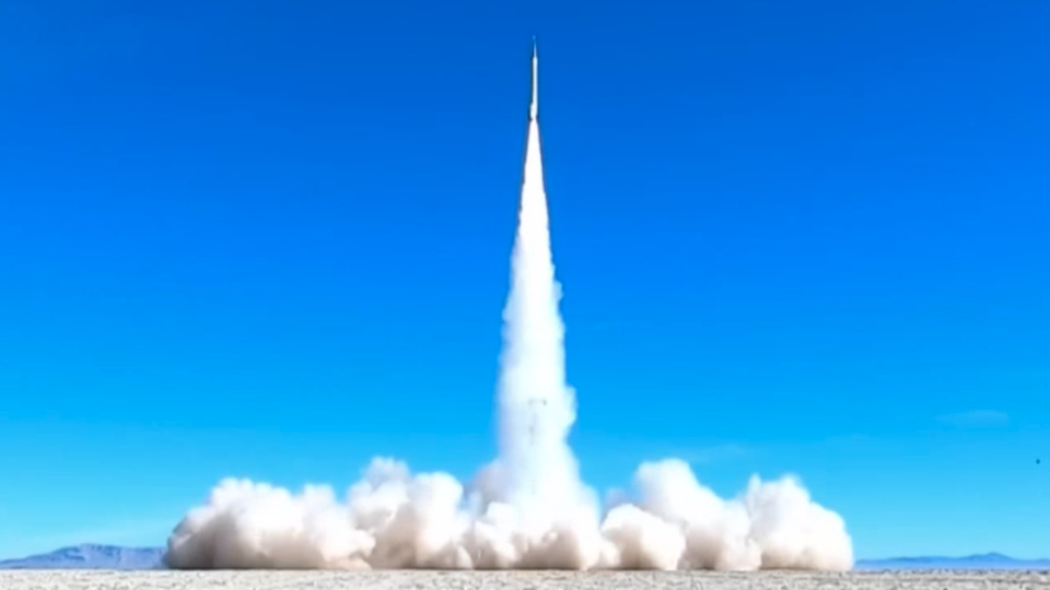 Studentenrakete Höchster Amateurflug: Studierende katapultieren Rakete in Weltraum