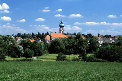 Das Dorf Eslarn im grünen, von weitweg