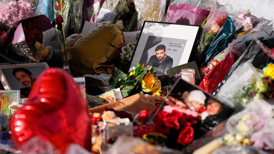Zur Beerdigung des verstorbenen Bandmitglieds kommt One Direction und Paynes Freunde und Familie in Großbritannien zusammen, um Abschied von Liam Payne zu nehmen.