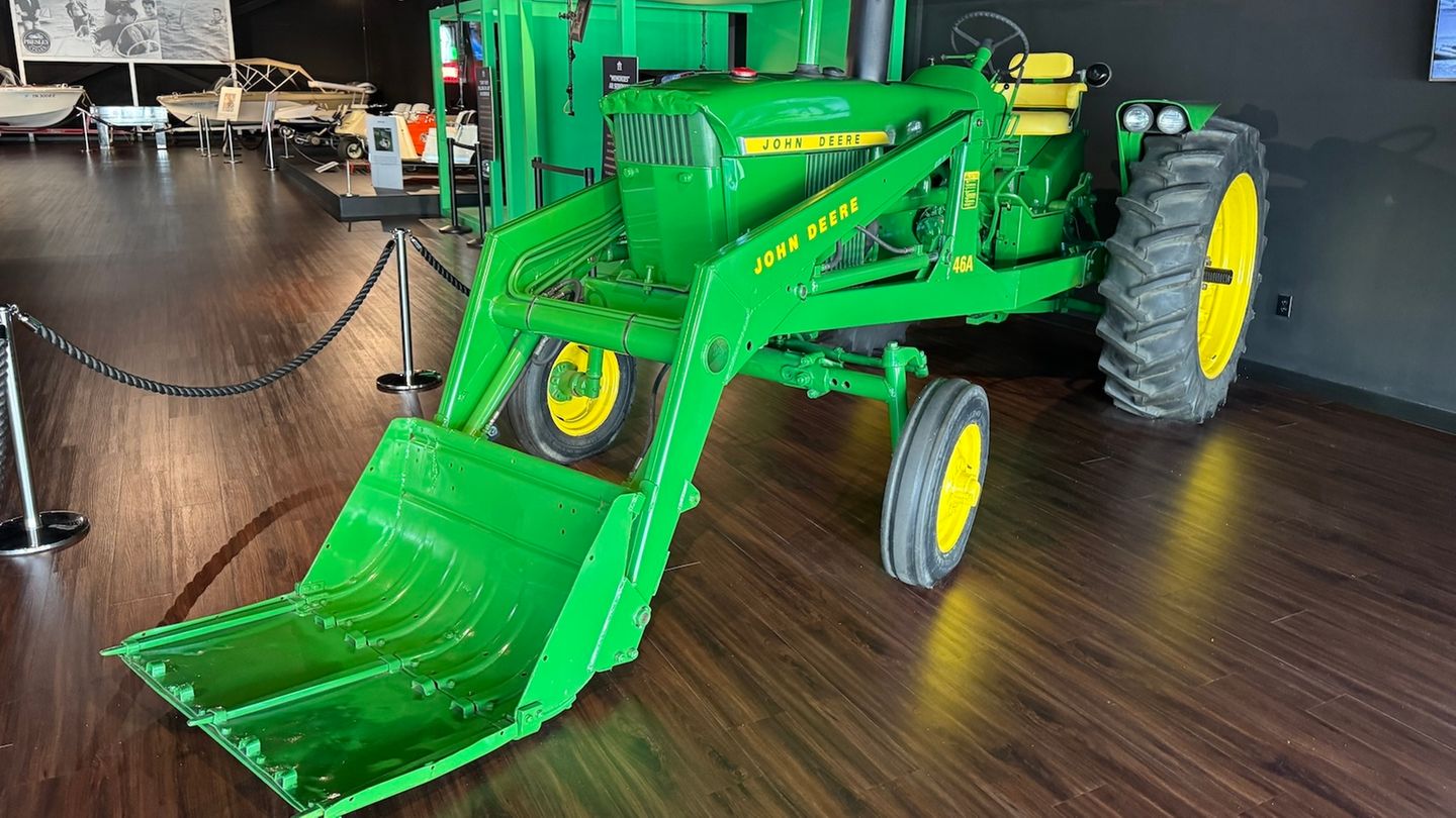 Elvis Presley John Deere 4010 1960